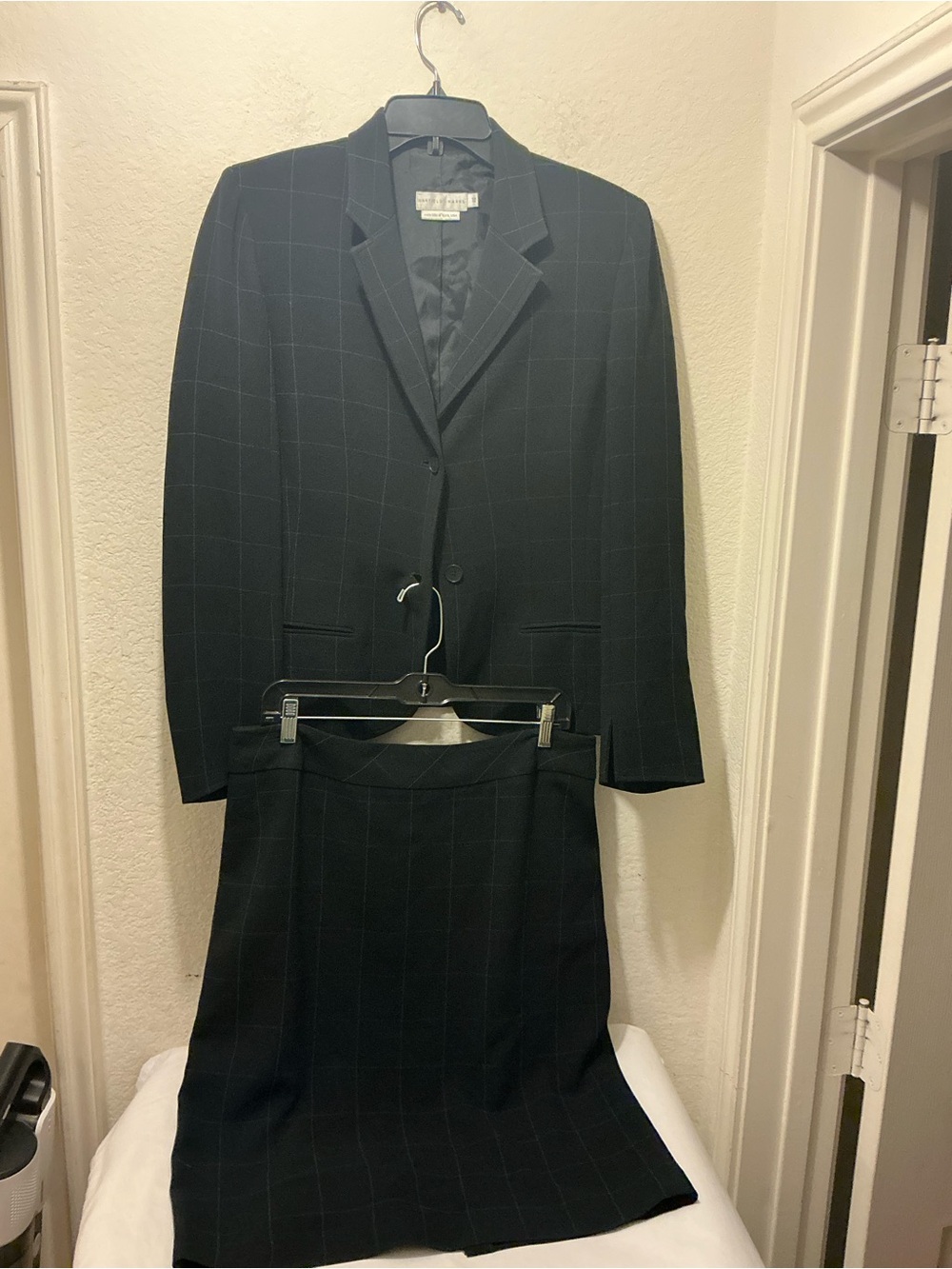 Garfield & marks Women's Black Windowpane Skirt Suit Blazer Set